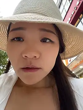 xiaochengzi505 在線直播表演