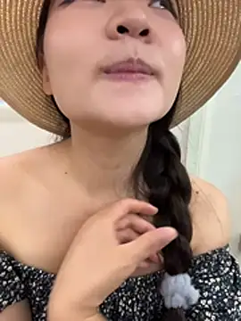 xiaochengzi505 Show in webcam