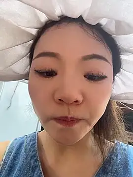 xiaochengzi505 在線直播表演
