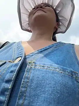 xiaochengzi505 在線直播表演