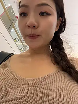 Show modela xiaoxiaocheng678 na web-kameri