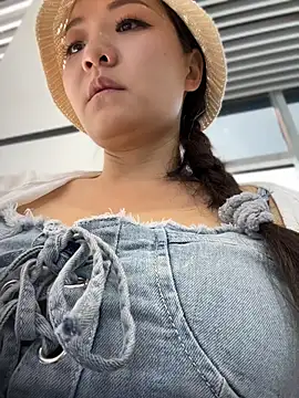 xiaoxiaocheng678 网络视讯表演