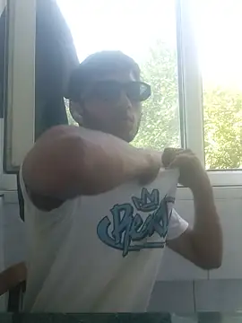 hotrichardo2's Webcam Show
