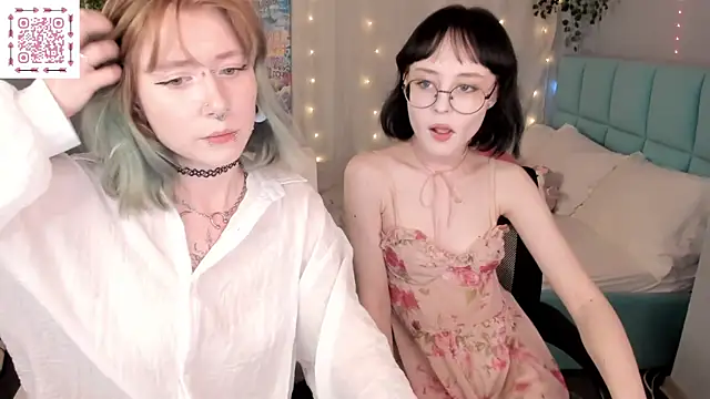 Elira_Vane élő XXX-chatje