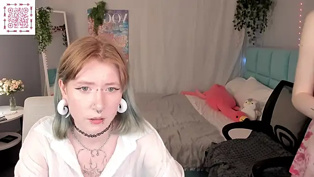 Elira_Vane élő XXX-chatje