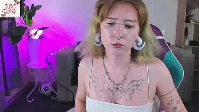 Elira_Vane Adlı Modelin Canlı XXX Sohbeti