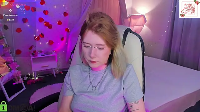 XXX chat uživo modela Elira_Vane