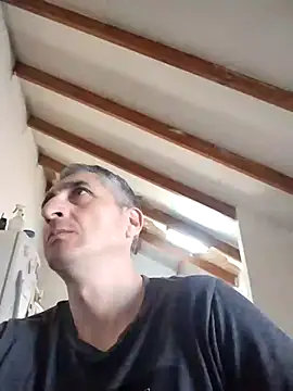 Show modela Alejandro83bsf na web-kameri