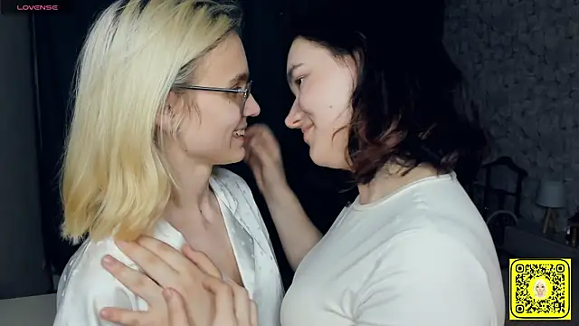 Pokazy przed kamerką – KarinStfleur
