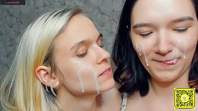 KarinStfleur Show in webcam