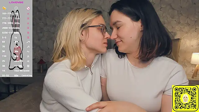 Pokazy przed kamerką – KarinStfleur