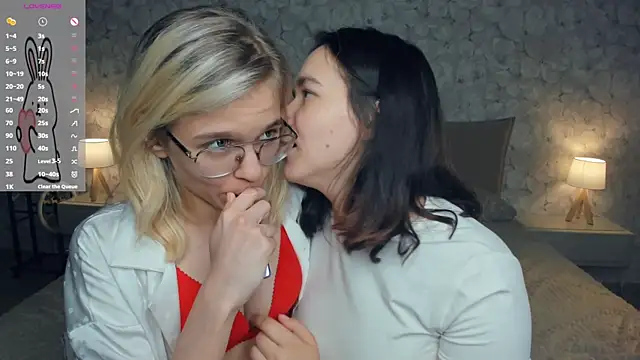 KarinStfleur's Webcam Show