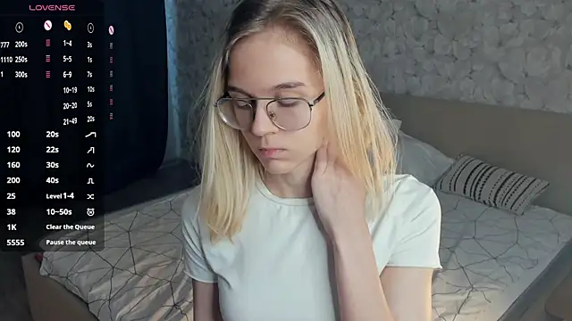 Chat +18 de KarinStfleur ao vivo