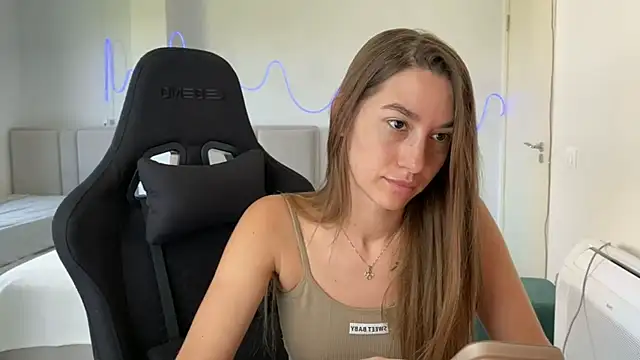 PrincesSsLilu's Live XXX Chat