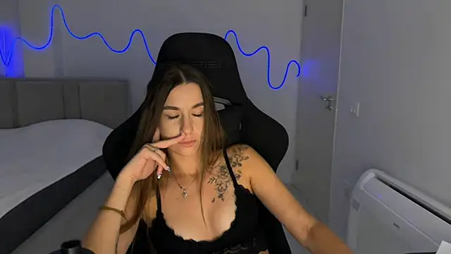 PrincesSsLilu's Live XXX Chat