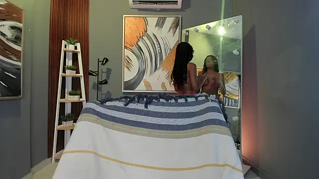 Kiara_Curls' Live XXX Chat