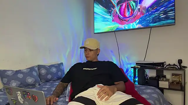 Webkamerová show SexxxySquirterStev777
