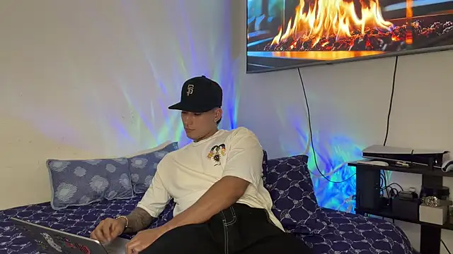 SexxxySquirterStev777 Show Webcam