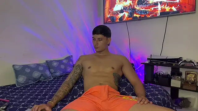 SexxxySquirterStev777 Show in webcam