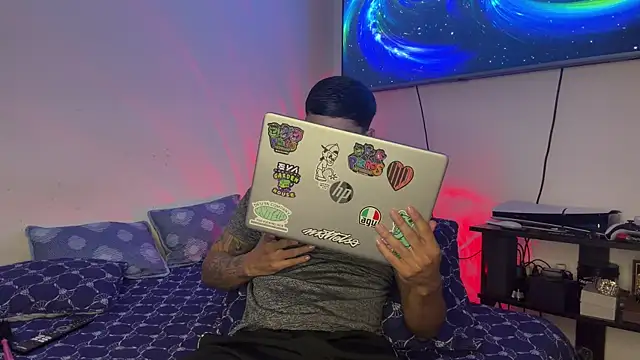 SexxxySquirterStev777のウェブカメラショー