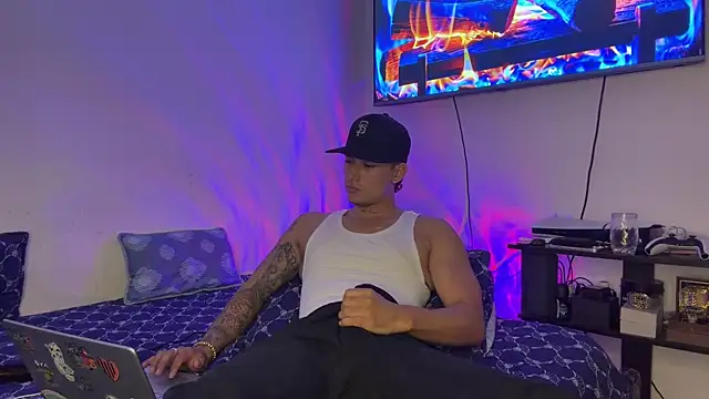 SexxxySquirterStev777 Show Webcam