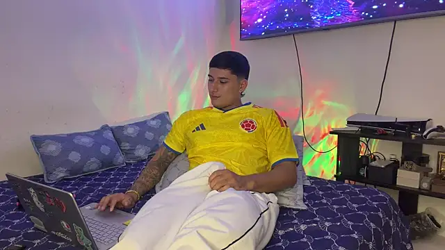 SexxxySquirterStev777のウェブカメラショー