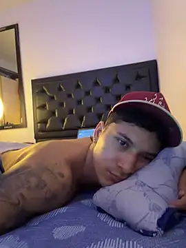 โชว์เว็บแคมของ SexxxySquirterStev777