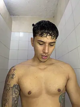 SexxxySquirterStev777 – webcam-show