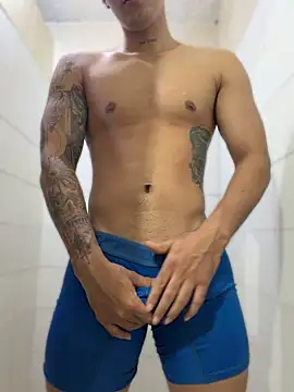 SexxxySquirterStev777 在線直播表演