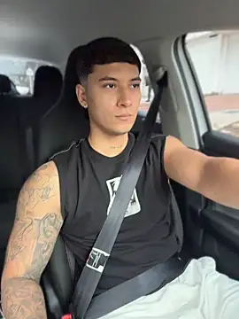 SexxxySquirterStev777 在線直播表演