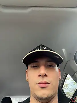 הופעת וובקאם של SexxxySquirterStev777