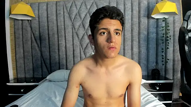Show modela JacksonDunss na web-kameri