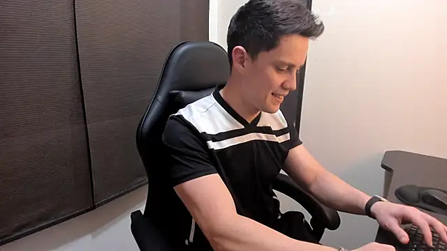 KendricTorres Show in webcam