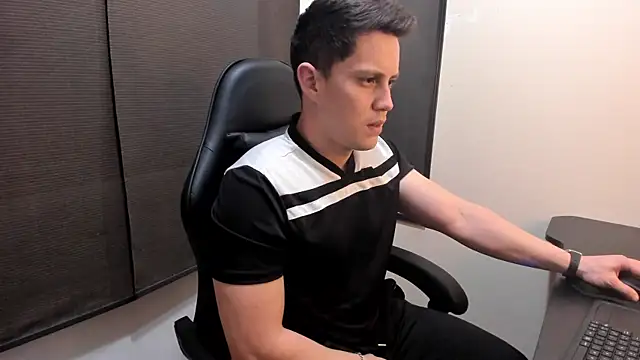 KendricTorres Pertunjukan Webcam
