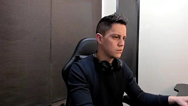 KendricTorres Pertunjukan Webcam