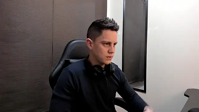 KendricTorres Pertunjukan Webcam