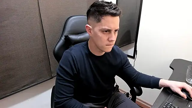 KendricTorres 在線直播表演