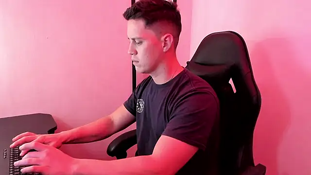 KendricTorres Adlı Modelin Web Kamerası Şovu