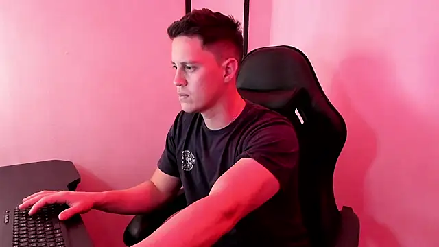 KendricTorres Adlı Modelin Web Kamerası Şovu