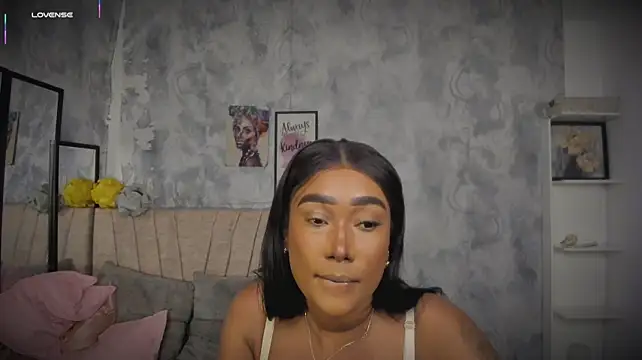 alessia_anderson Show in webcam
