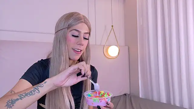 ZoeyPetit's Webcam Show