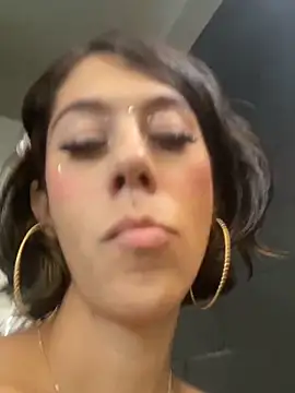 Show modela ZoeyPetit na web-kameri