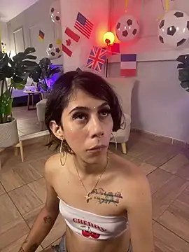 ZoeyPetit Show in webcam
