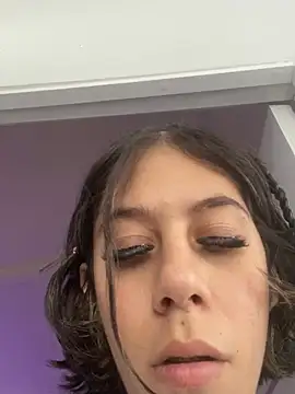 Show modela ZoeyPetit na web-kameri