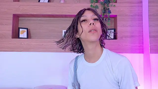 Chat XXX en directo de ZoeyPetit