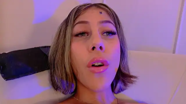 Show de ZoeyPetit na webcam