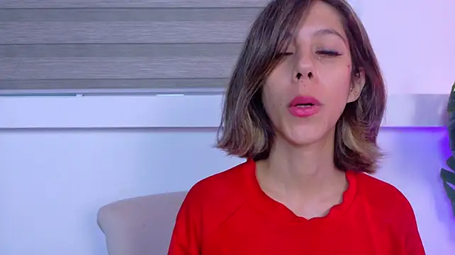 Pokazy przed kamerką – ZoeyPetit