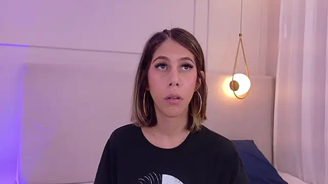 ZoeyPetit Шоу с уебкамера