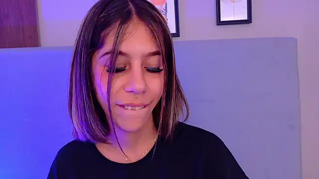 ZoeyPetit's Webcam Show