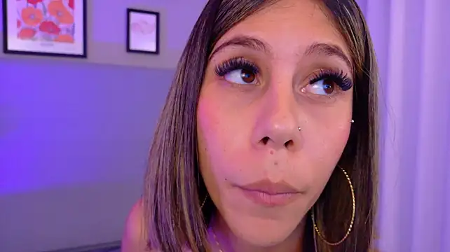 ZoeyPetit Show in webcam